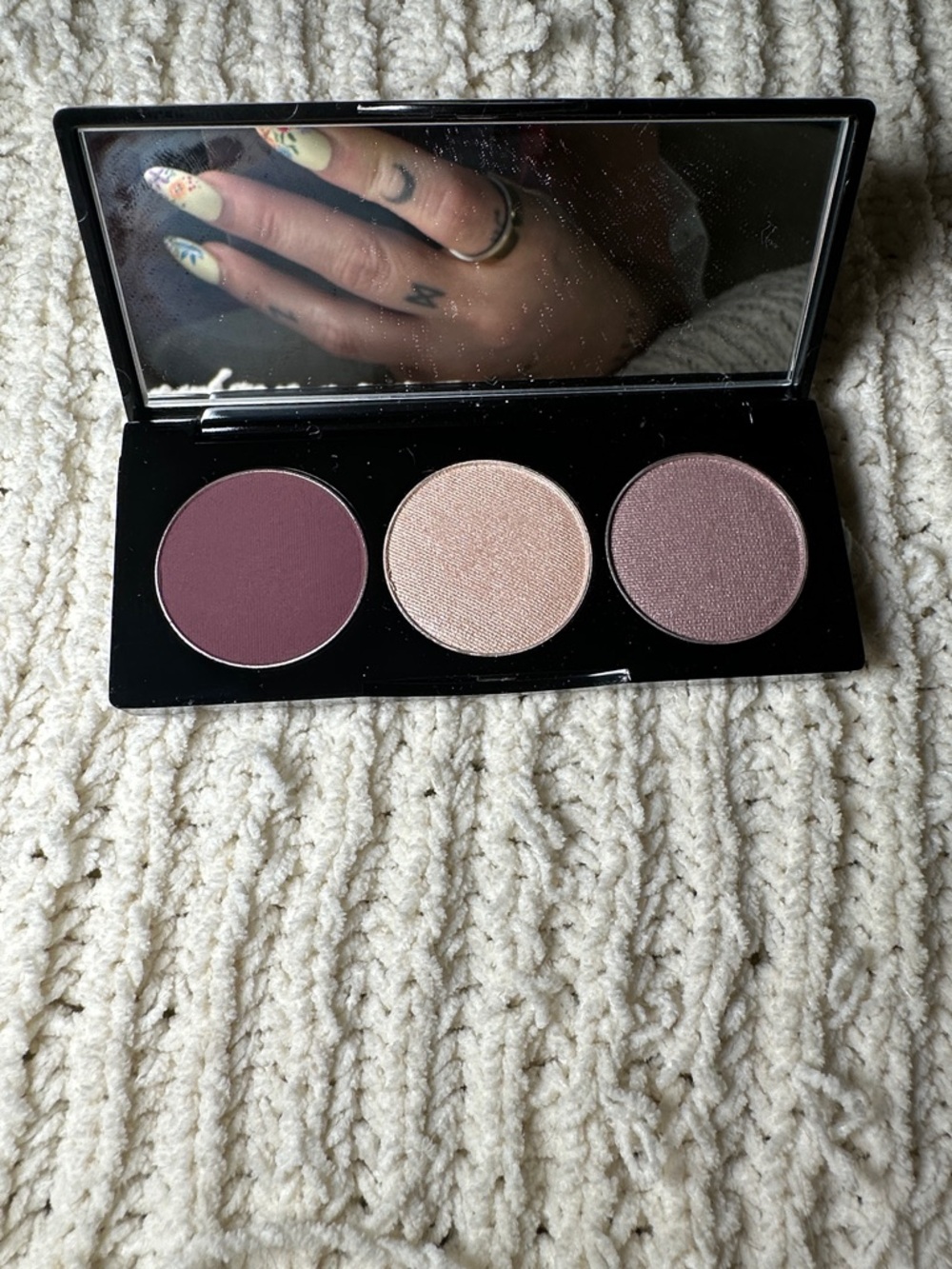 Neutral Plum & Champagne Trio Eyeshadow Palette - Unbranded